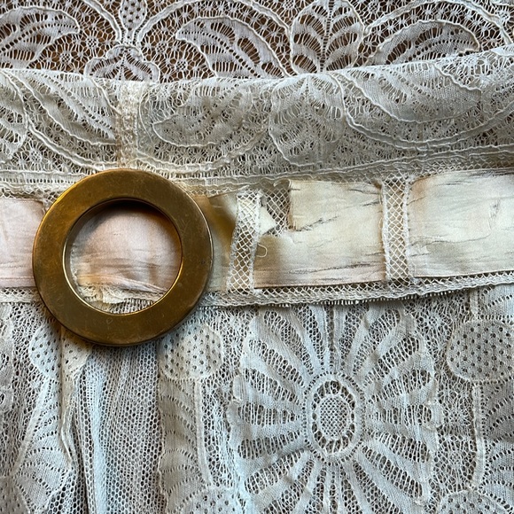 Antique Edwardian/Victorian patterned lace skirt/dress hem w/satin ribbon trim - Picture 7 of 10